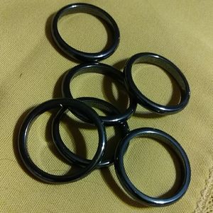 NWT- 6*  GENUINE BAND RINGS. SIZE 10.